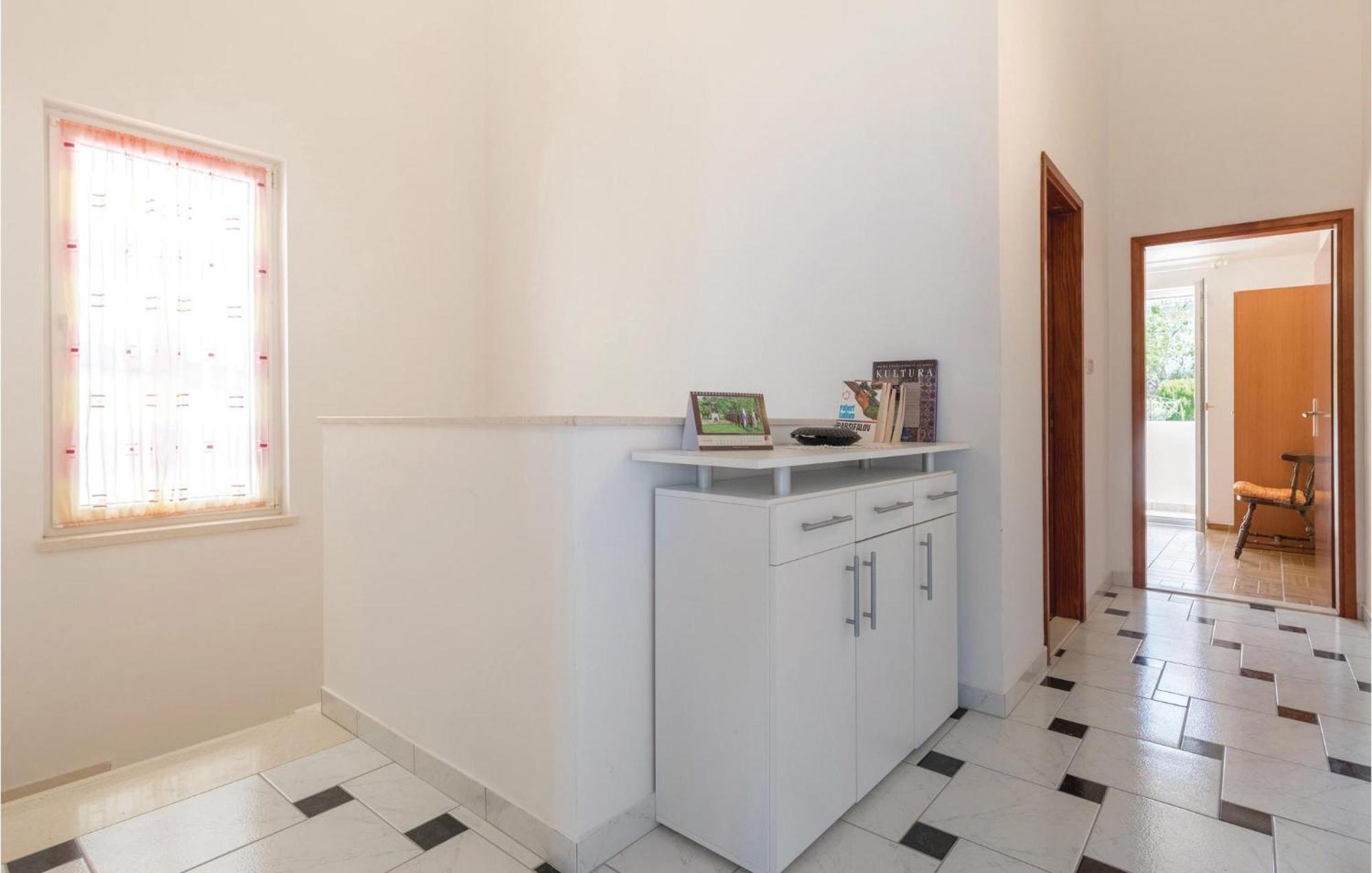 2 Bedroom Lovely Apartment In Komarna เคล็ค ภายนอก รูปภาพ